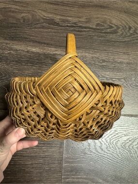 Woven Wicker Handheld Basket - Honey Brown